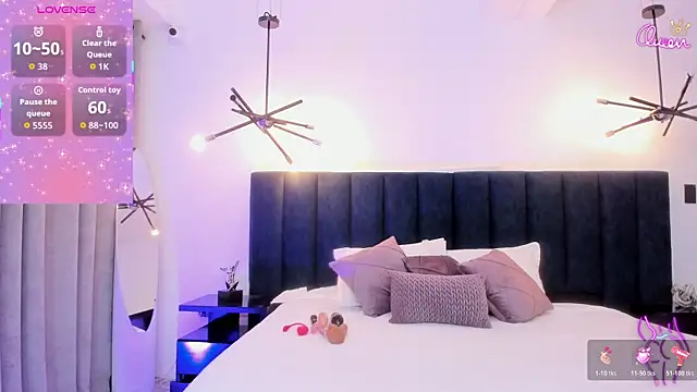 kirasweet7 online show from April 20, 2026, 3:42 am