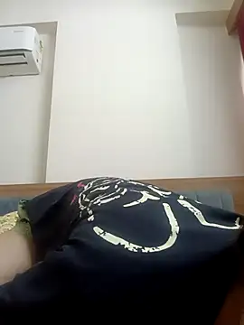 Hottymahi7 online show from April 1, 2026, 6:03 am