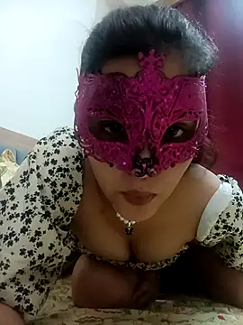 Hottymahi7 online show from April 2, 2026, 12:47 pm