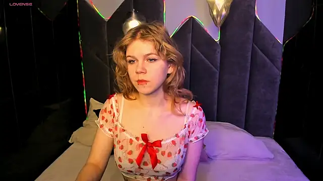 Snapshot of ElizabethVane chatting on April 9, 2026, 5:40 am ElizabethVane online show from April 9, 2026, 5:40 am