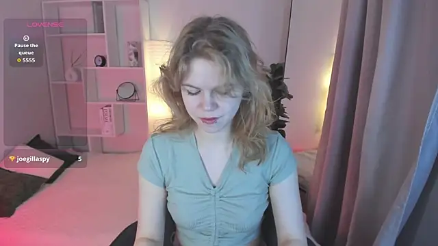 Snapshot of ElizabethVane chatting on April 25, 2026, 5:43 am ElizabethVane online show from April 25, 2026, 5:43 am