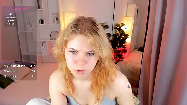 Snapshot of ElizabethVane chatting on May 5, 2026, 6:16 pm ElizabethVane online show from May 5, 2026, 6:16 pm