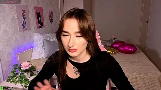 Lady Sunrise12 online show from April 6, 2026, 1:03 am