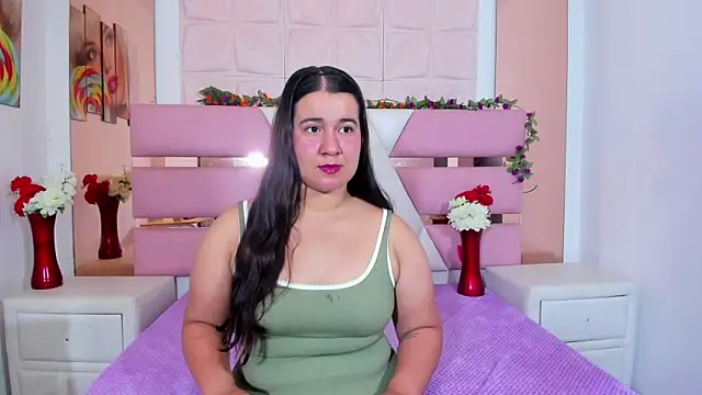 TifannyConors online show from April 12, 2026, 12:43 pm