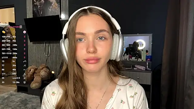 Veluxe online show from April 11, 2026, 3:05 pm