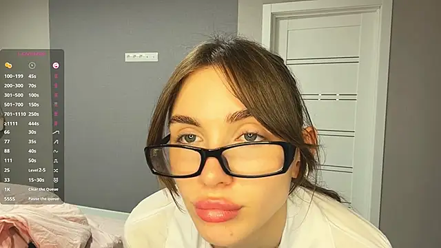 Veluxe online show from May 22, 2026, 3:06 pm