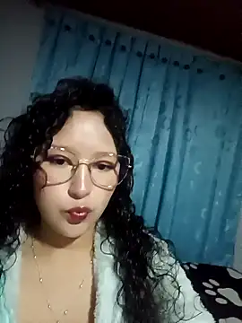 littlelion18 online show from April 15, 2026, 8:32 am
