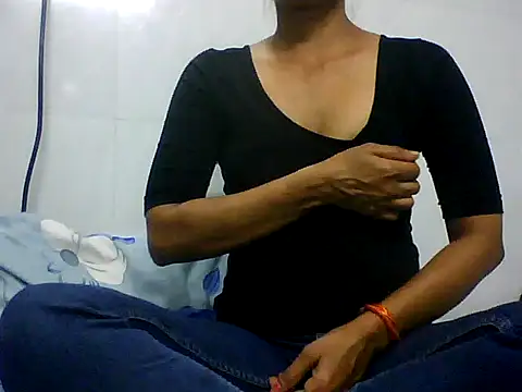 Sonam1186 online show from April 17, 2026, 7:28 pm