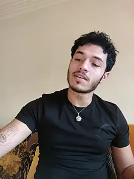 Thewildaliii0 online show from April 25, 2026, 5:32 pm
