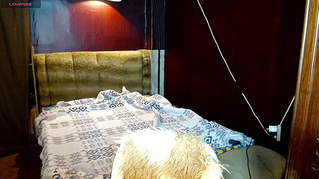 Snapshot of tyrasub chatting on April 12, 2026, 4:01 pm tyrasub online show from April 12, 2026, 4:01 pm