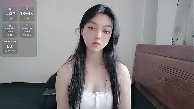 oblakitty  online show from April 9, 2026, 6:41 am