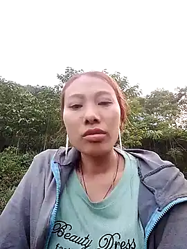 Snapshot of Leiley_98 chatting on May 12, 2026, 11:40 am Leiley 98 online show from May 12, 2026, 11:40 am
