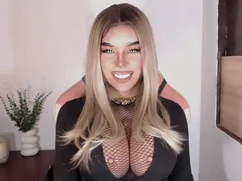 Zandralopez online show from March 30, 2026, 2:40 pm