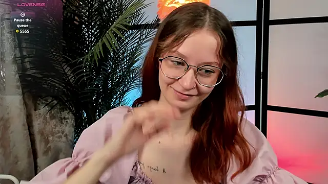 Snapshot of AmelieViolet chatting on June 23, 2026, 3:15 am AmelieViolet online show from June 23, 2026, 3:15 am