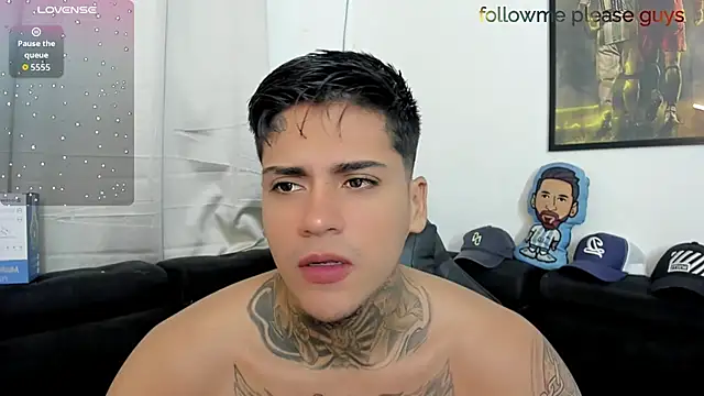 sweetlatinoboy online show from May 8, 2026, 10:42 am