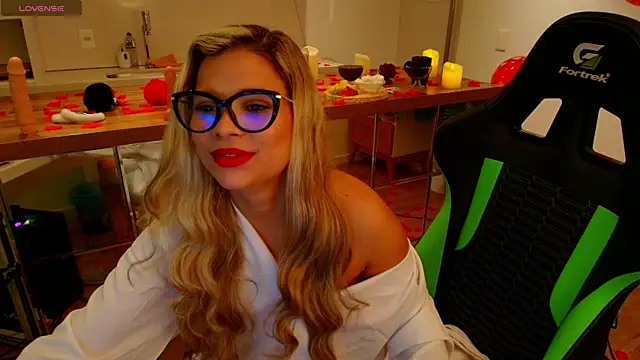 Snapshot of Florence_Ford chatting on June 12, 2026, 11:20 am Florence Ford online show from June 12, 2026, 11:20 am