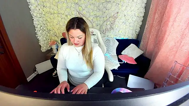 AlissyaGrayy online show from April 18, 2026, 12:53 pm