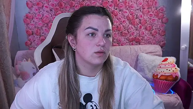 AlissyaGrayy online show from May 28, 2026, 5:38 am