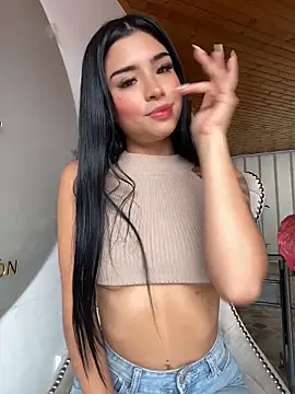 Shalom pink18 online show from April 15, 2026, 5:20 pm