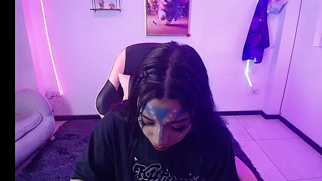 AryahMoonn online show from April 30, 2026, 3:35 am