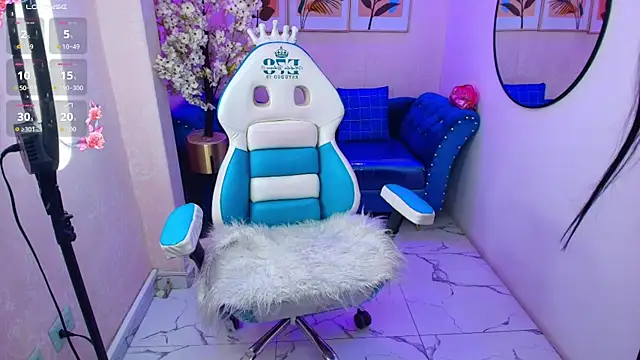 Kitty  meow online show from April 19, 2026, 12:37 pm