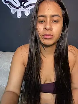 lucirganaxxx online show from April 28, 2026, 3:22 am