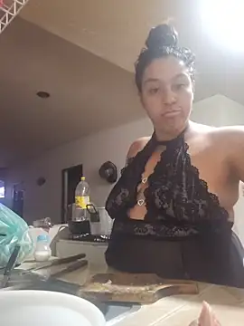 Snapshot of Scarlettt_Kiss chatting on April 7, 2026, 3:18 am Scarlettt Kiss online show from April 7, 2026, 3:18 am