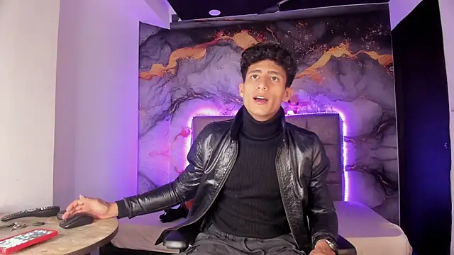 MaxiimoRomano  online show from April 25, 2026, 1:25 pm