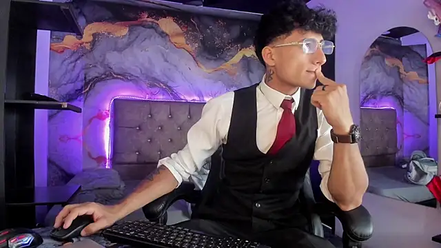 MaxiimoRomano  online show from May 6, 2026, 1:27 pm