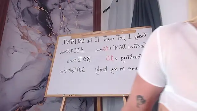 Astrid Porno online show from April 30, 2026, 8:26 pm