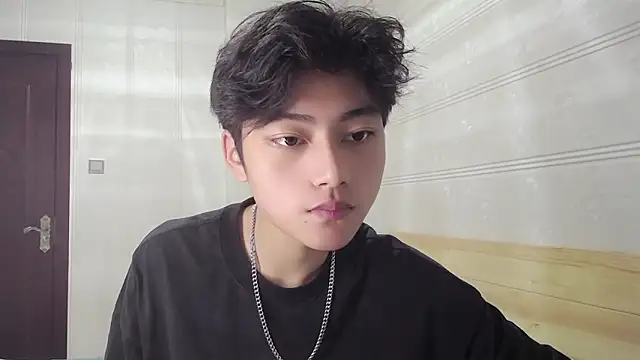 XX-XIUXIU online show from May 7, 2026, 12:32 pm