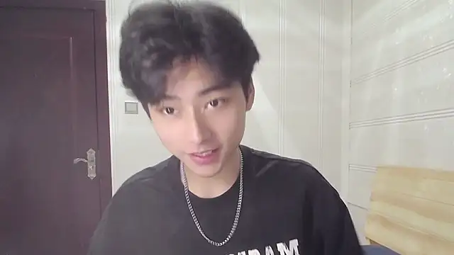 XX-XIUXIU online show from May 8, 2026, 11:59 am