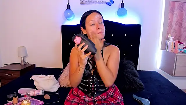 Sia messy online show from April 15, 2026, 2:13 pm
