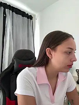 Lauren Storm online show from May 3, 2026, 4:02 pm