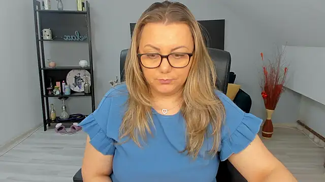 JessieRichards online show from March 24, 2026, 7:24 am