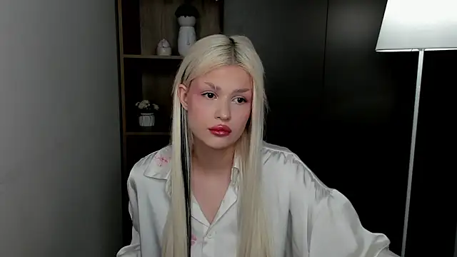 KyokoDelduca online show from March 19, 2026, 3:54 am