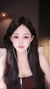 Anne-w online show from April 6, 2026, 8:48 am