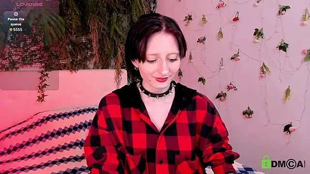 Kira  Cutie online show from June 11, 2026, 8:18 pm