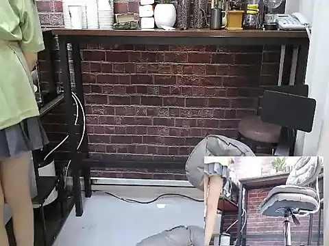 Snapshot of Latte-01 chatting on April 12, 2026, 3:17 pm Latte-01 online show from April 12, 2026, 3:17 pm