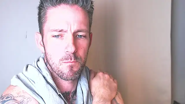 SkylarrGrey online show from April 3, 2026, 8:23 am