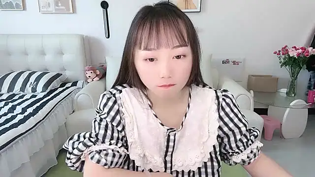 shuangshuang3 online show from April 8, 2026, 7:30 am