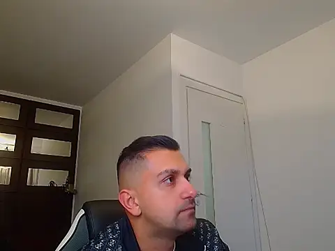 BryceReign online show from May 3, 2026, 4:29 am