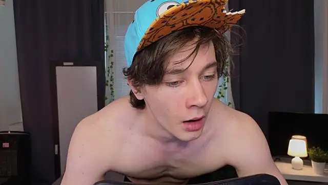 Snapshot of KevinStrike chatting on March 26, 2026, 2:44 pm KevinStrike online show from March 26, 2026, 2:44 pm