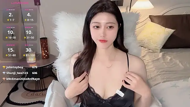 Snapshot of Siren_M chatting on May 28, 2026, 5:27 am Siren M online show from May 28, 2026, 5:27 am