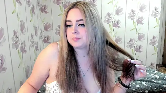 Agathameoww online show from May 14, 2026, 9:32 pm