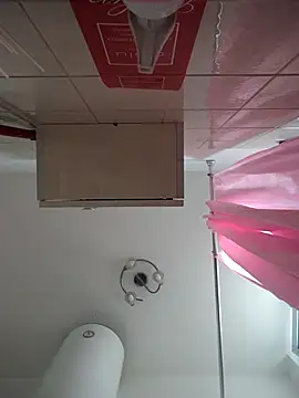 FINCHELABARCAVA online show from April 15, 2026, 7:48 am