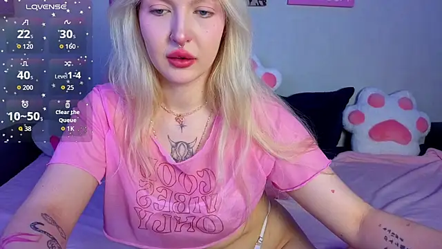 Snapshot of BlondieSummer chatting on May 23, 2026, 3:38 pm BlondieSummer online show from May 23, 2026, 3:38 pm
