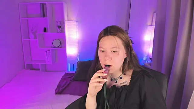 Vanessa ama online show from April 5, 2026, 1:47 am