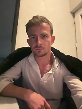 globalfucker34 online show from May 20, 2026, 11:00 pm