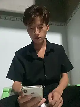 Nguyencuong1999 online show from May 14, 2026, 1:07 pm